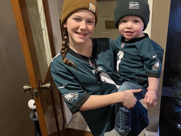 Maddi and Stas ready for an Eagles playoff win! 