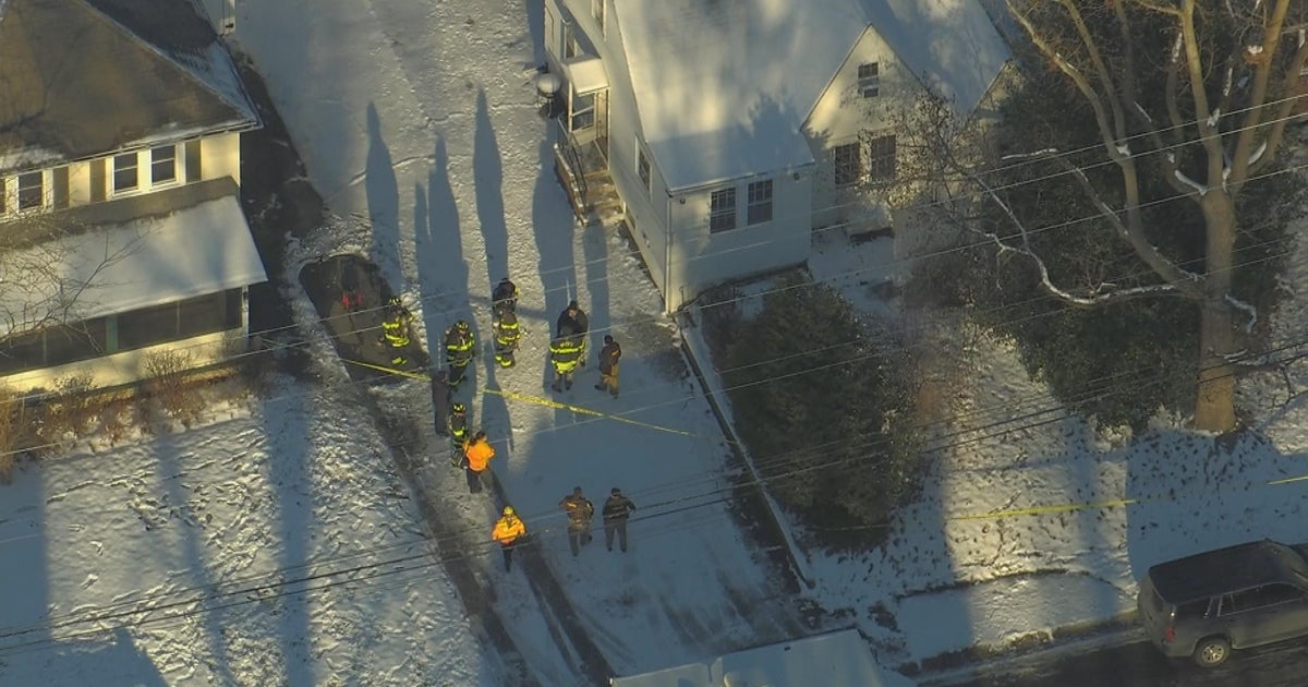 2 dead after house fire in Wilmington, Delaware - CBS Philadelphia