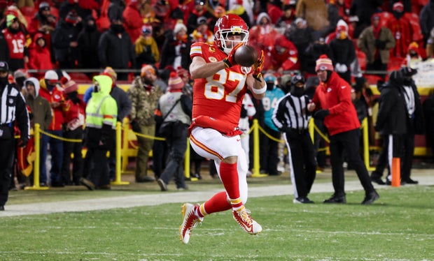 travis-kelce-catching.jpg