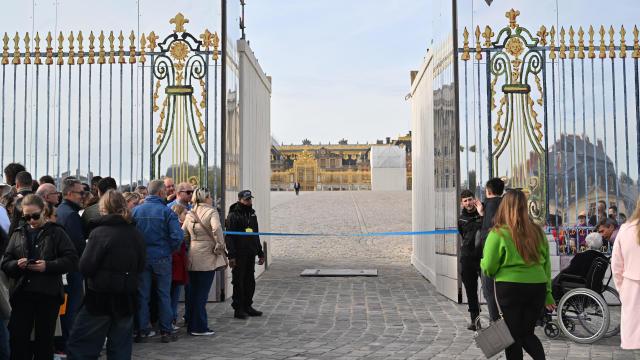 The Palace of Versailles evacuated after a bomb threat 