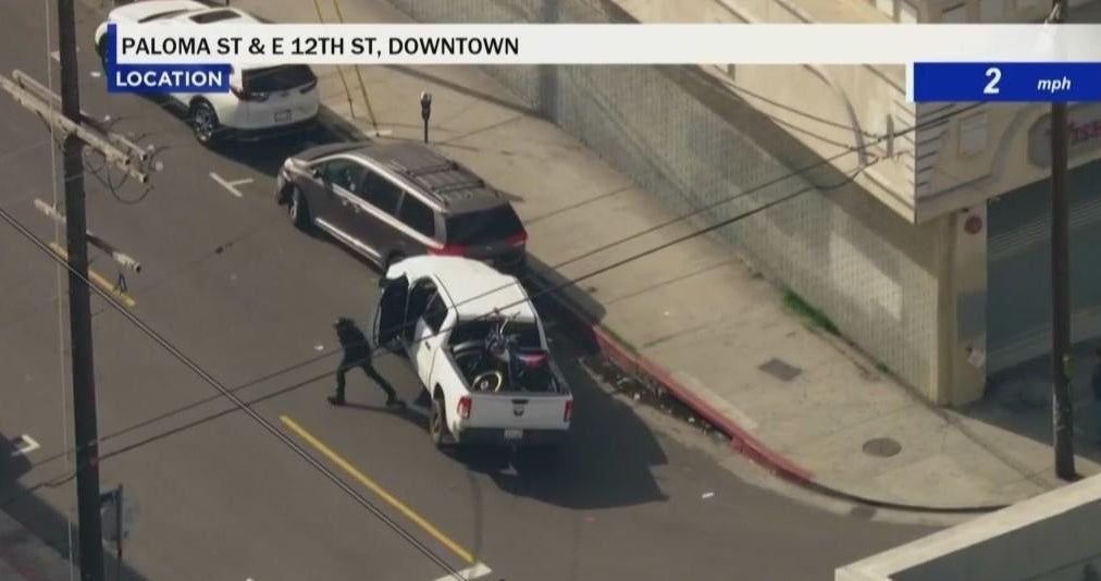Pursuit suspect arrested after running inside building downtown LA ...