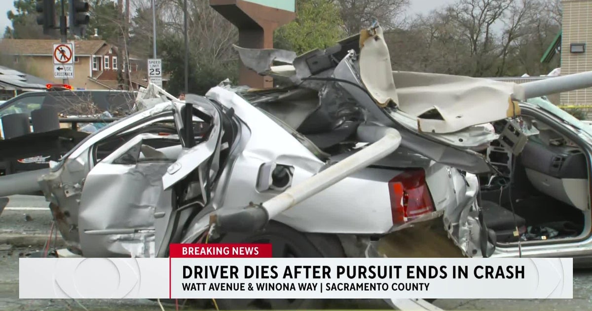 Suspect crashes seconds after taking off from Sacramento deputy, dies at scene