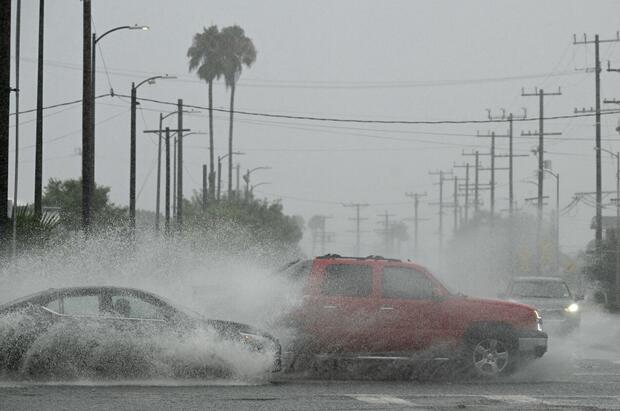 US-WEATHER-HURRICANE