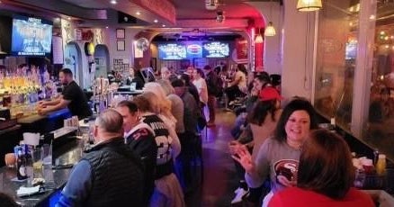 49ers fans pack Sacramento bars in Saturday's win, larger crowds expected for NFC Championship Game - Vimarsana News