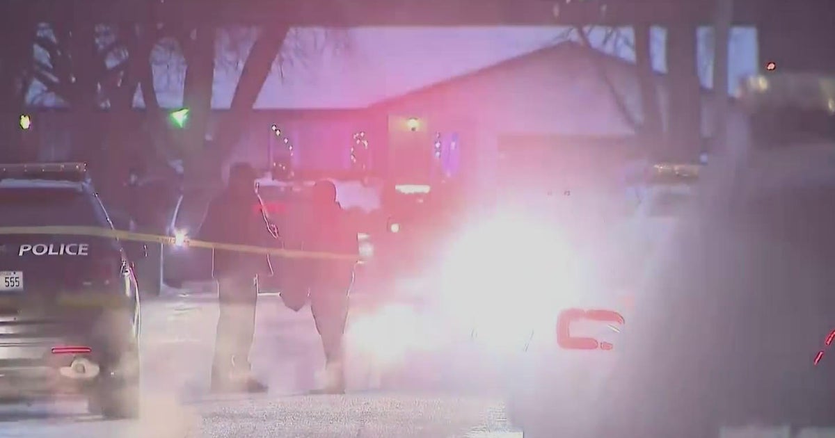 Suspect takes own life in Texas after Joliet murder spree - CBS Chicago