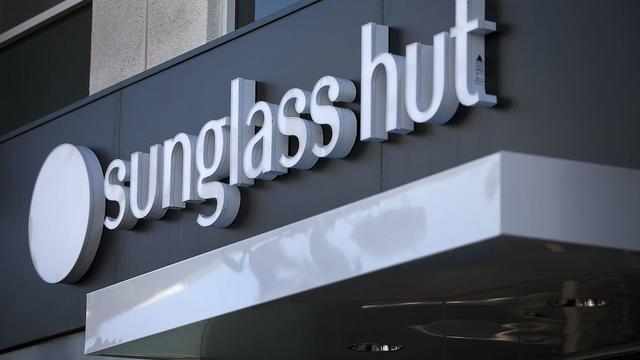 Sunglass Hut store 