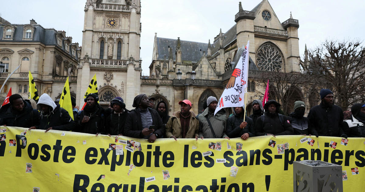 Конституционният съвет на Франция отмени части от предизвикващ разногласия закон за имиграцията