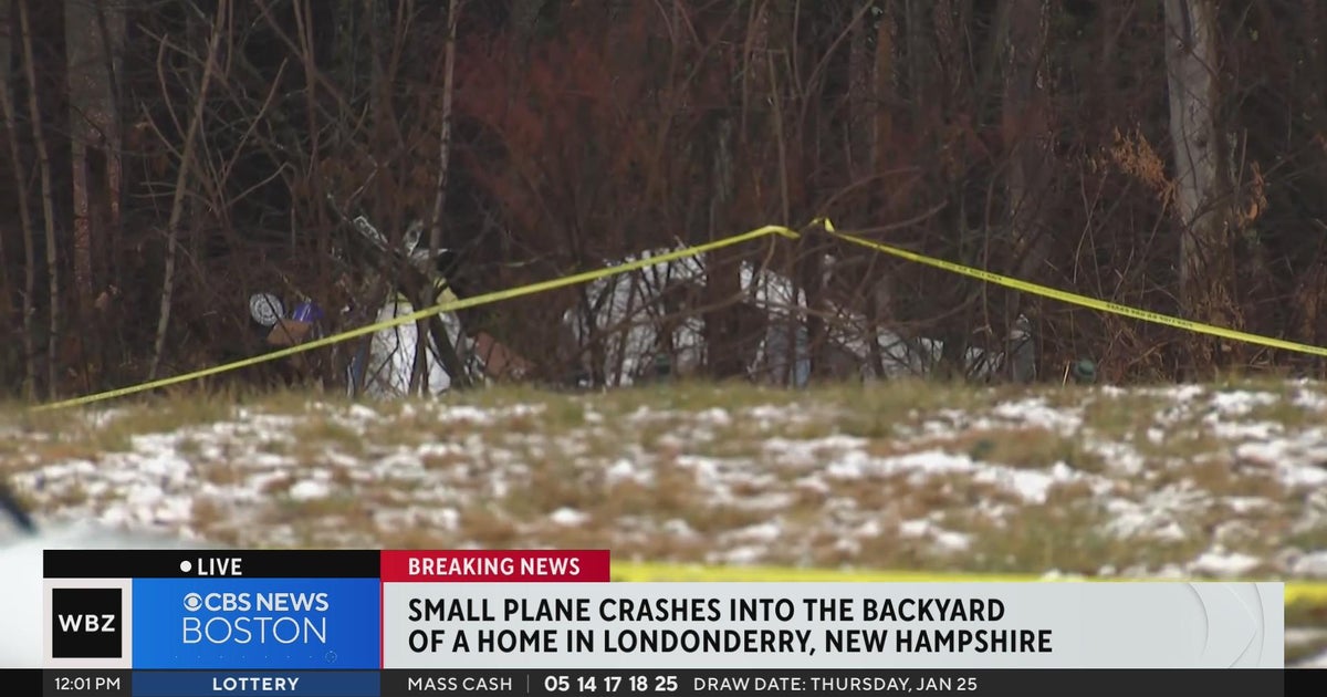 Small plane crashes near backyard of home in Londonderry, New Hampshire ...
