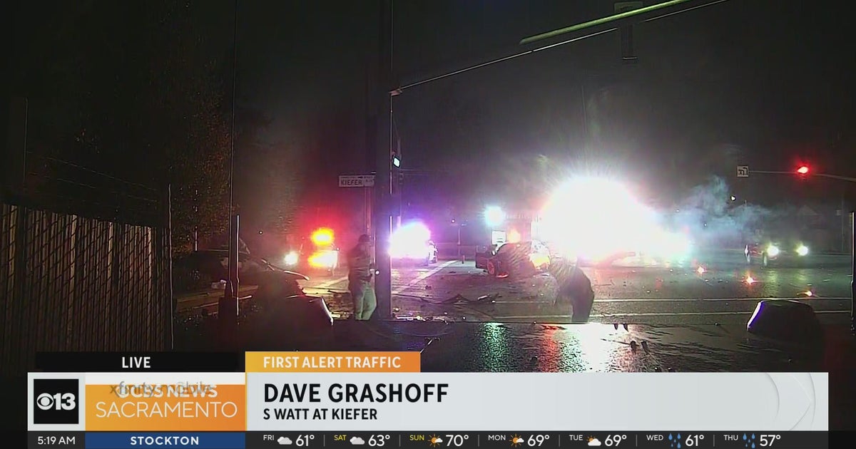 Traffic signal damaged in Sacramento County crash