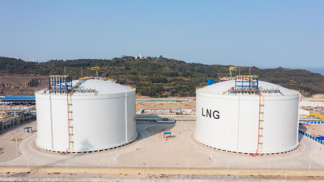 Large LNG storage tank under the sky 
