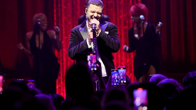 Justin Timberlake performs during the 2022 Children's Hospital Los Angeles Gala at the Barker Hangar on October 08, 2022 in Santa Monica, California. 