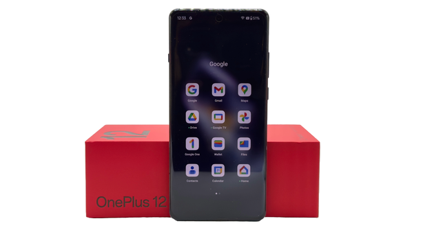 OnePlus 12 Smartphone Review 