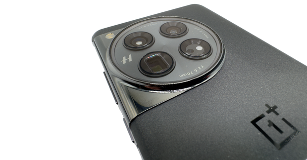 OnePlus 12 Smartphone Review 