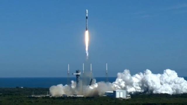 cbsn-fusion-spacex-launches-cargo-ship-to-international-space-station-thumbnail-2640858-640x360.jpg 