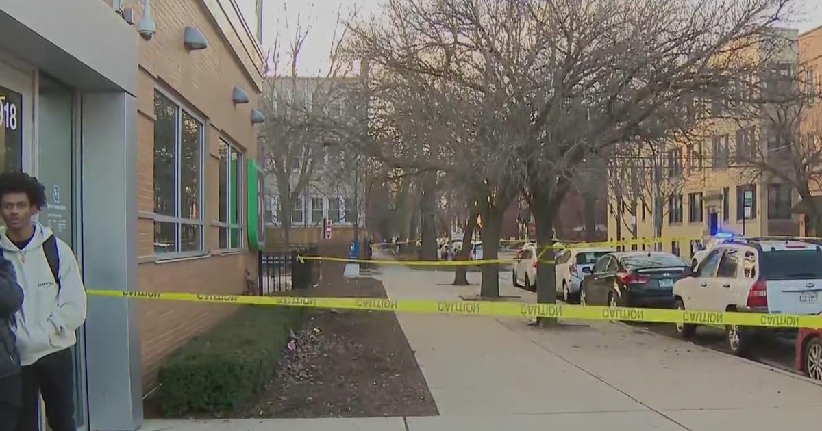 3 people shot on Chicago's North Side - CBS Chicago