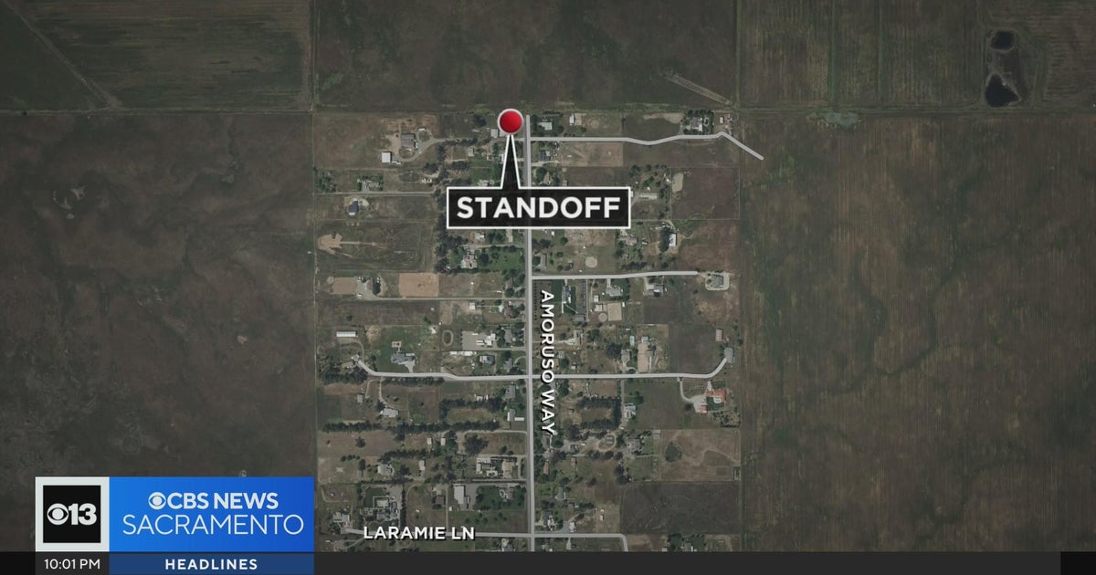 Suspect who led chase surrenders after standoff near Roseville - CBS ...