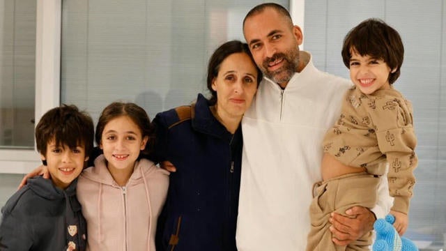 0202-cmo-hostagefamilies-patta-mid-2649790-640x360.jpg 
