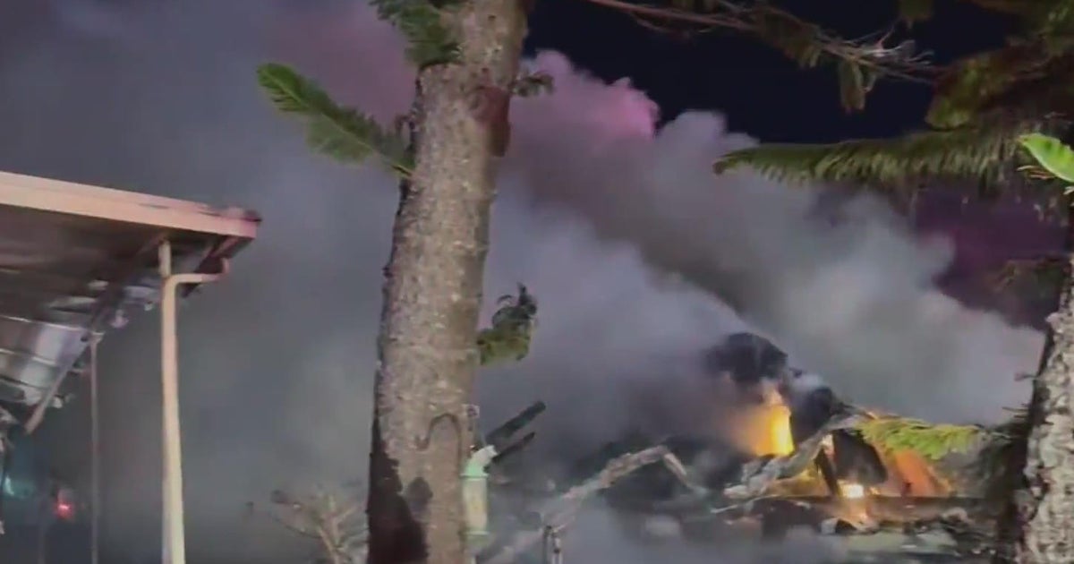 "Several" dead after small plane crash in Florida - CBS Chicago
