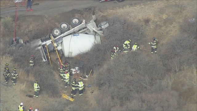 cement-truck-crash.jpg 