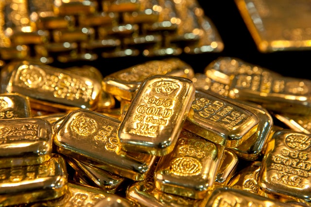 Should i buy shop gold right now