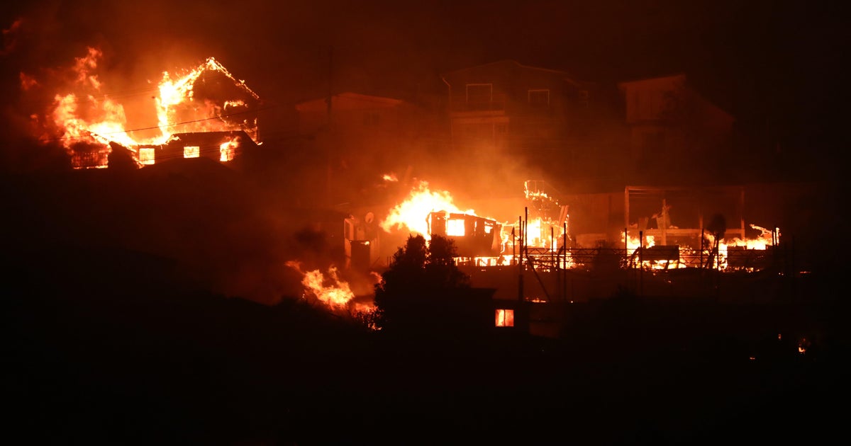 チリでは人口密集地を襲った森林火災により、少なくとも46人が死亡した。 チリでは人口密集地を襲った森林火災により、少なくとも46人が死亡した。