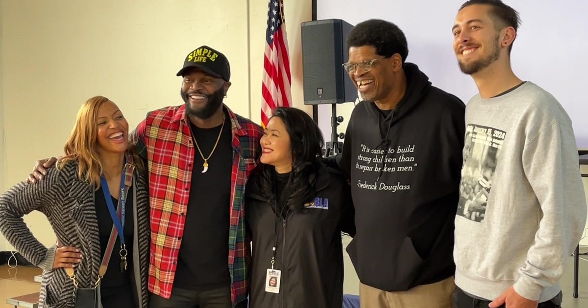Country singer Kelvin Truitt performs at elementary school in hometown Sacramento