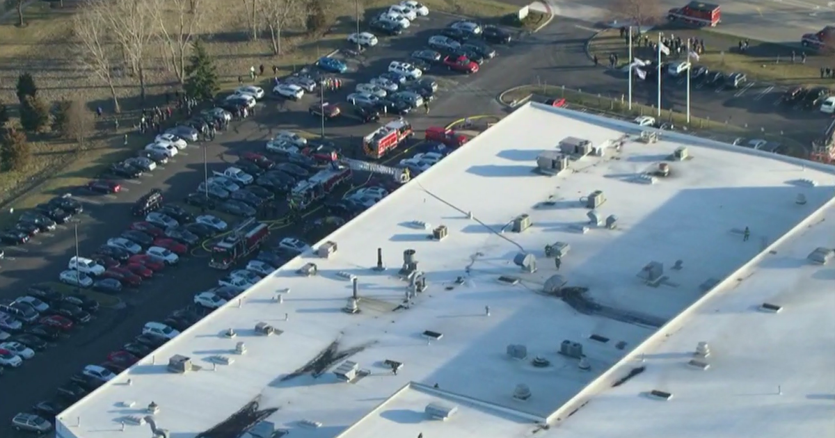 Fire breaks out in industrial building in Chicago's western suburbs ...