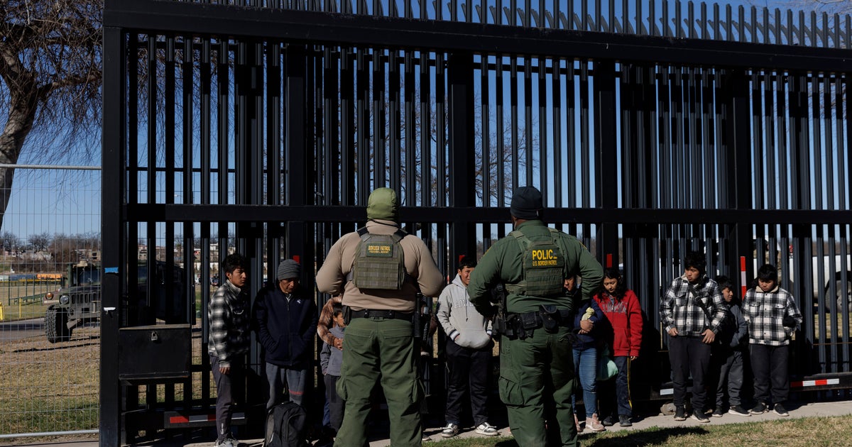 Modest selection of Florida Point out Guard deployed to Texas to aid in border functions Modest selection of Florida Point out Guard deployed to Texas to aid in border functions