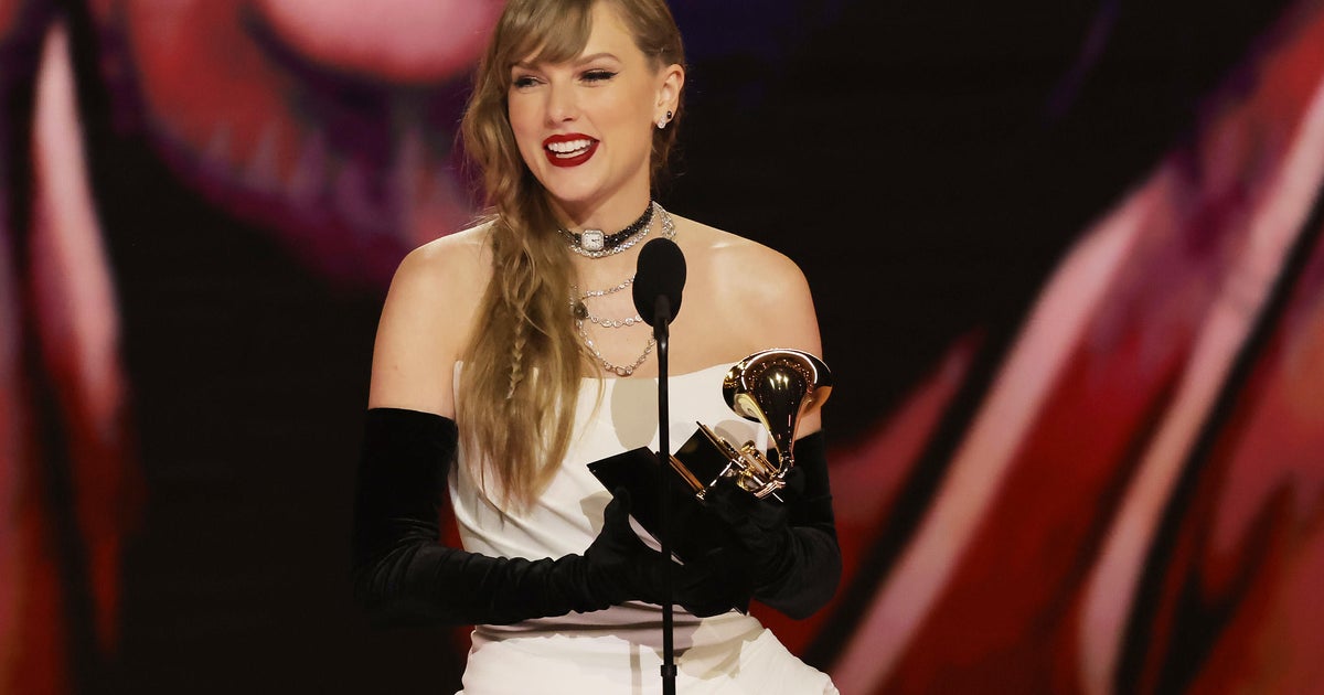 Taylor Swift announces new album Taylor Swift announces new album