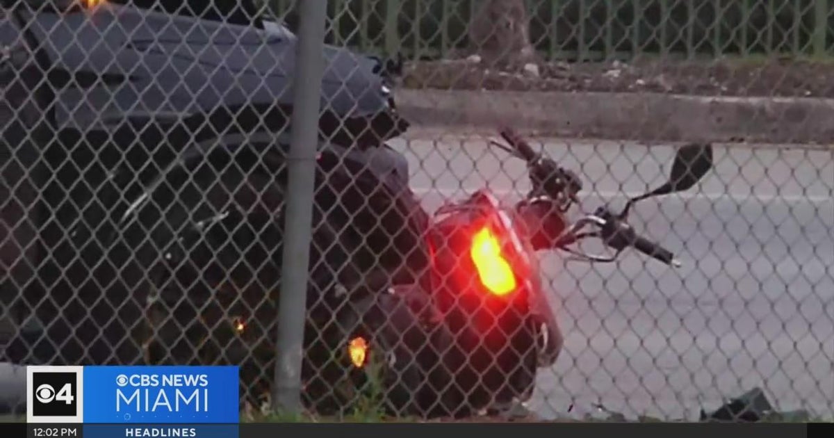 Gentleman on scooter killed in strike and operate crash