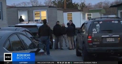 Man arrested after SWAT standoff in Danvers, woman shot - CBS Boston