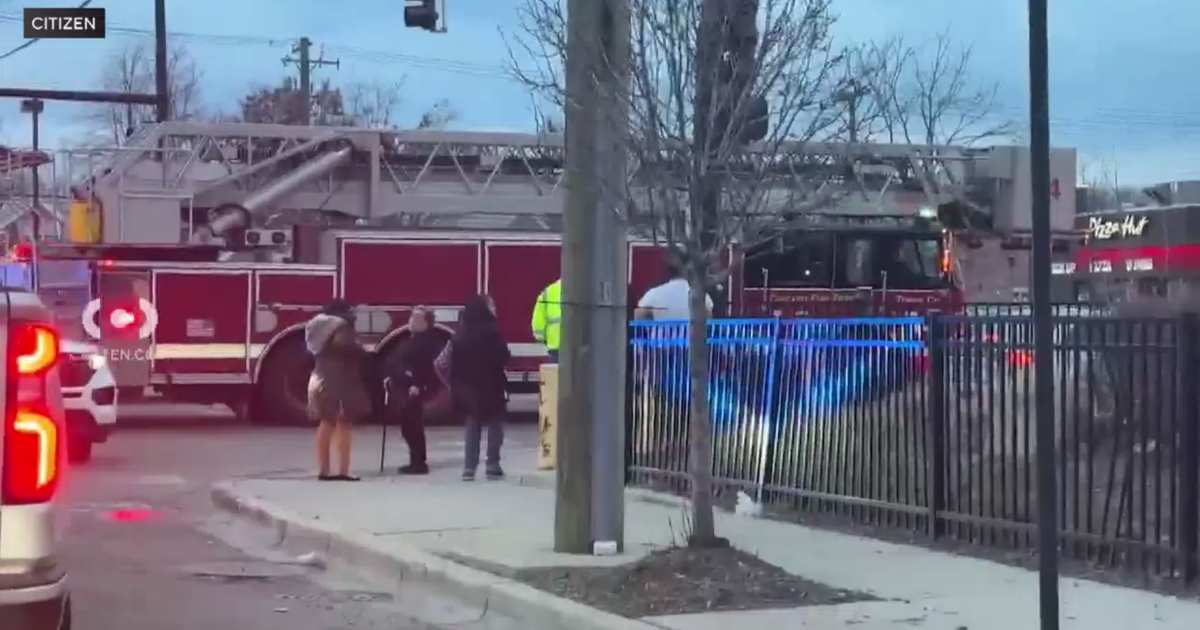 Hit-and-run leaves woman dead on Chicago's Southwest Side - CBS Chicago