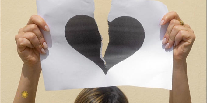 Experts on the psychology of romantic regret: "It sticks with people" 