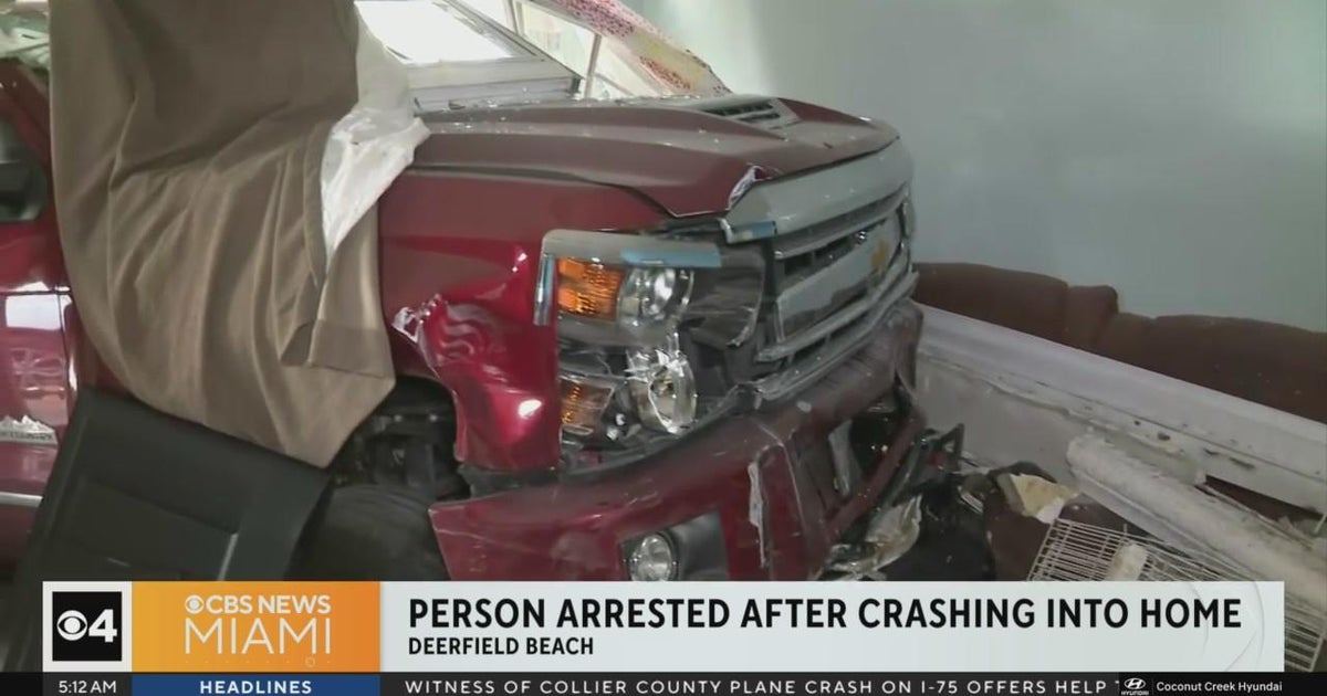 Truck crashed into Deerfield Beach front residence, no one was harm Truck crashed into Deerfield Beach front residence, no one was harm