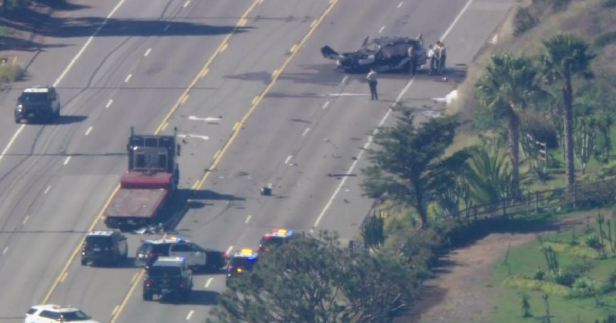 Violent 2-car crash closes portion of PCH in Malibu – CBS Los Angeles