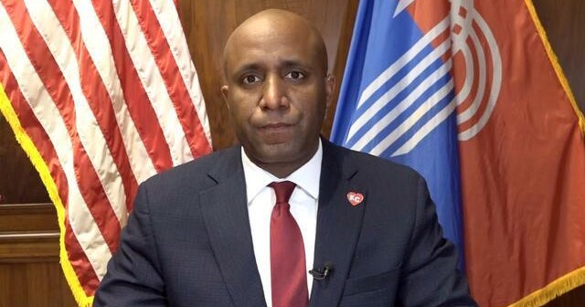 Kansas City Mayor Lucas urges residents to “take some time and space” following shooting - CBS News
