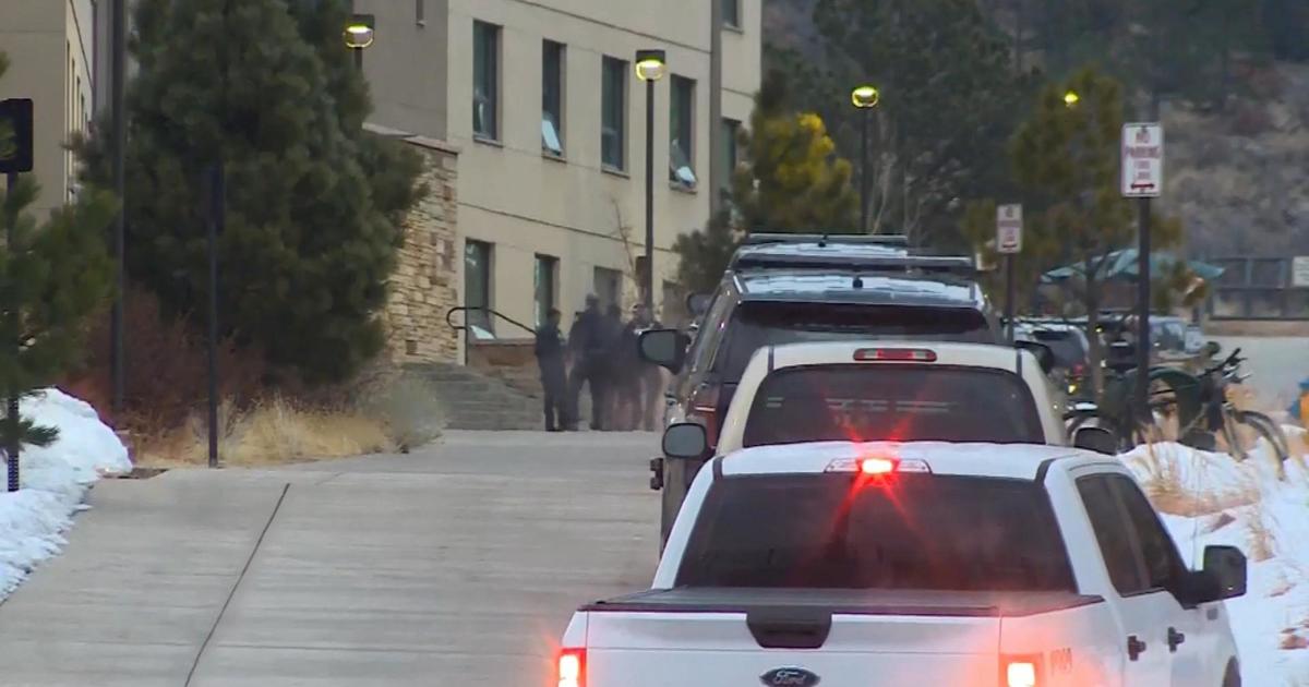 2 души бяха открити мъртви в общежитието на университета в Колорадо - Колорадо Спрингс кампуса