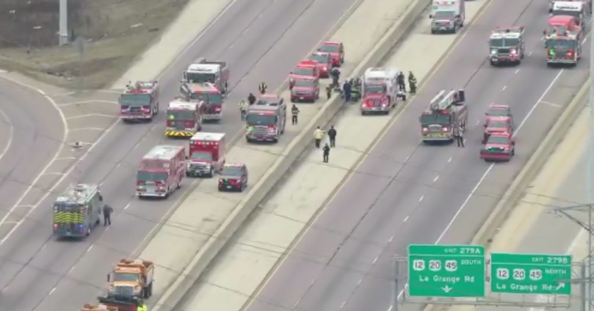 Chemical spill closes all lanes on Chicago expressway at La Grange Road ...