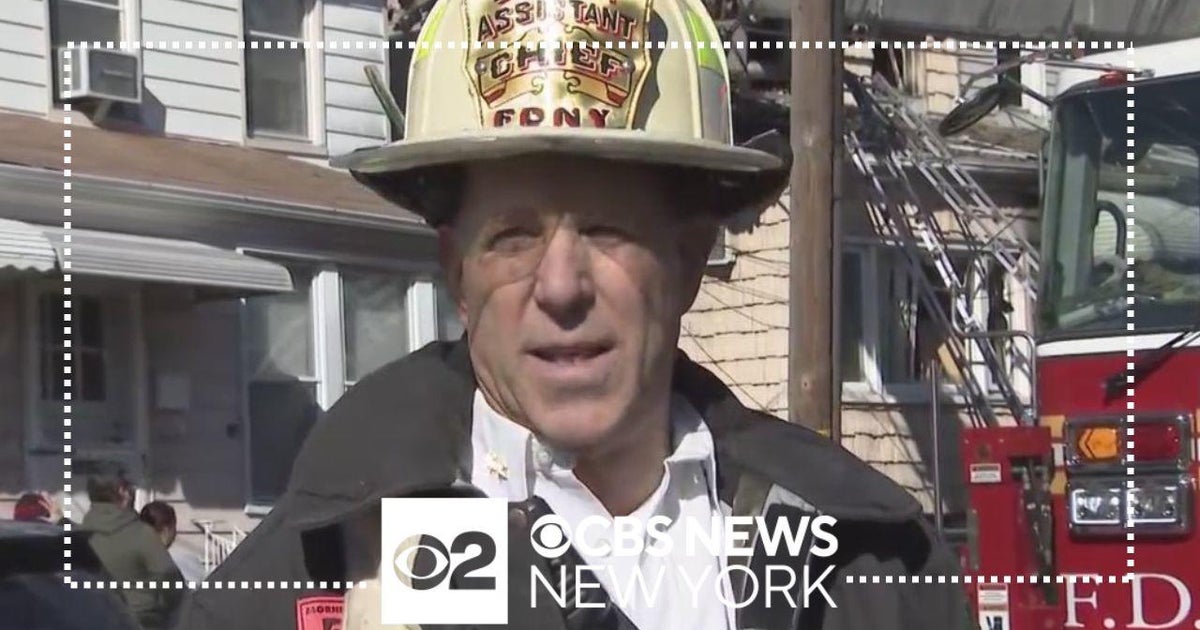 5 injured in Queens fire - CBS New York