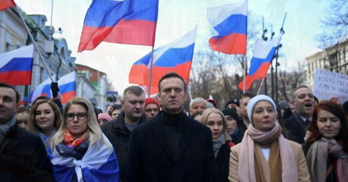 Екипът на Навални казва, че Русия е заплашила майка му с ултиматум да избегне погребението в арктическия затвор