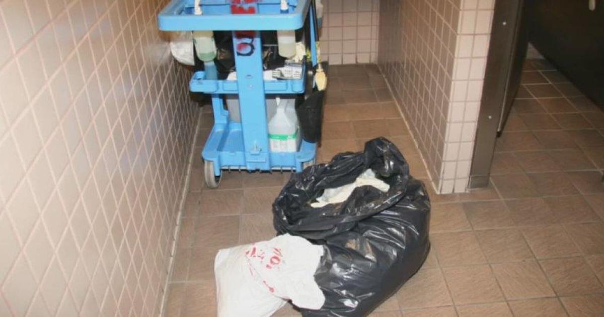 Жена, арестувана почти 20 години след като бебето беше намерено мъртво на летището във Финикс