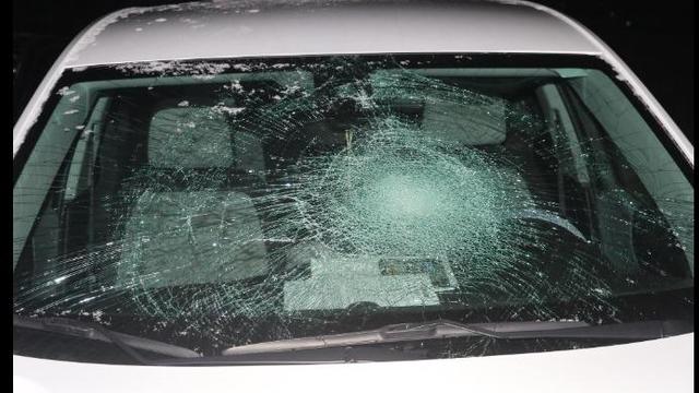 car-windshields-smashed-shelby-township.jpg 
