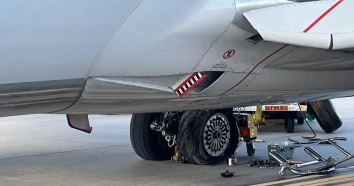 Two different United Airlines flights experience problems before landing in Denver