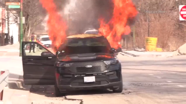 chicago-police-squad-car-fire.png 