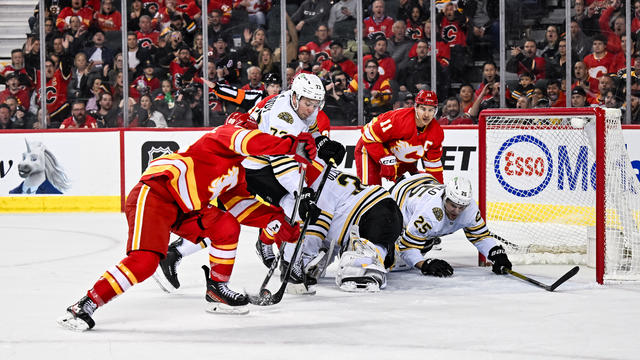 NHL: FEB 22 Bruins at Flames 