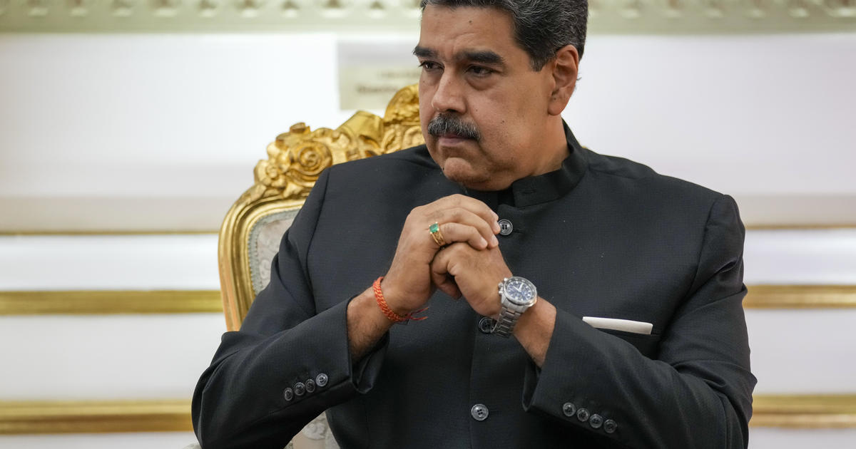 Presiden Venezuela Nicolas Maduro menerima nominasi untuk pemilu nasional mendatang;  Dia mencari masa jabatan ketiga