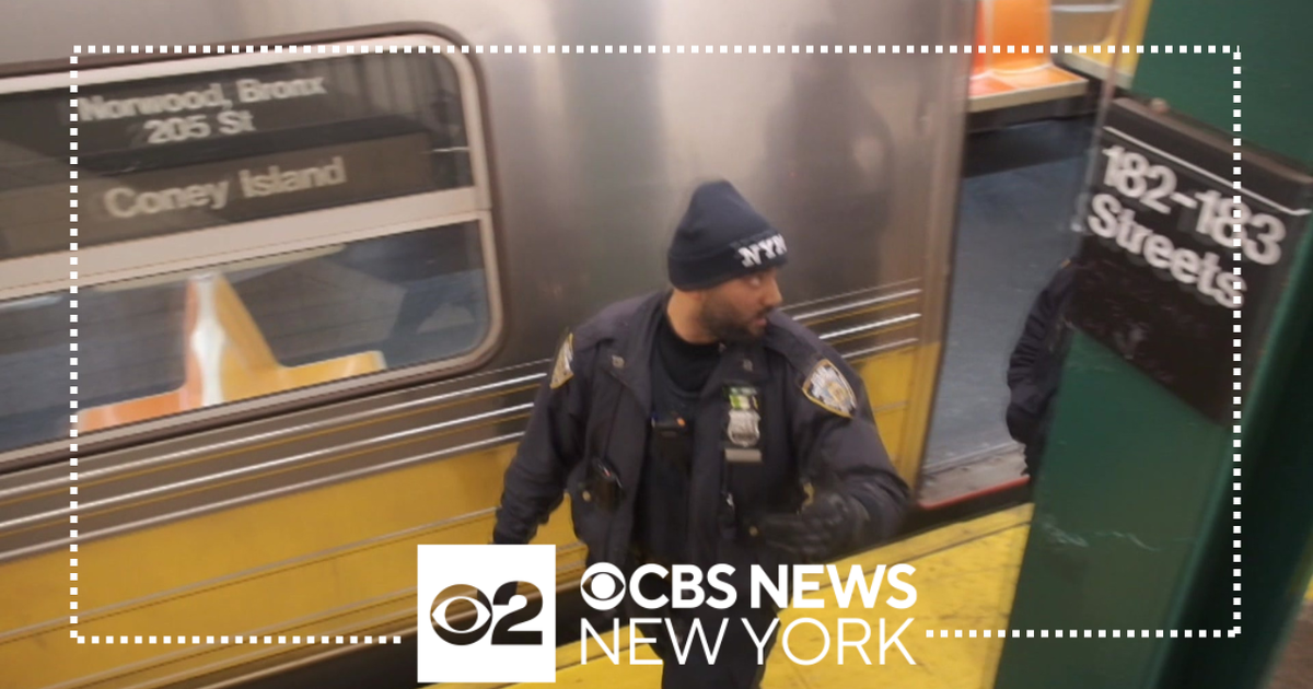 NYPD searching for 3 suspects in deadly shooting on Bronx subway - CBS ...