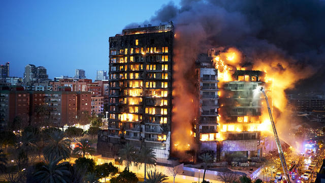 Blaze Ravages Valencia Apartment Complex In Spain 
