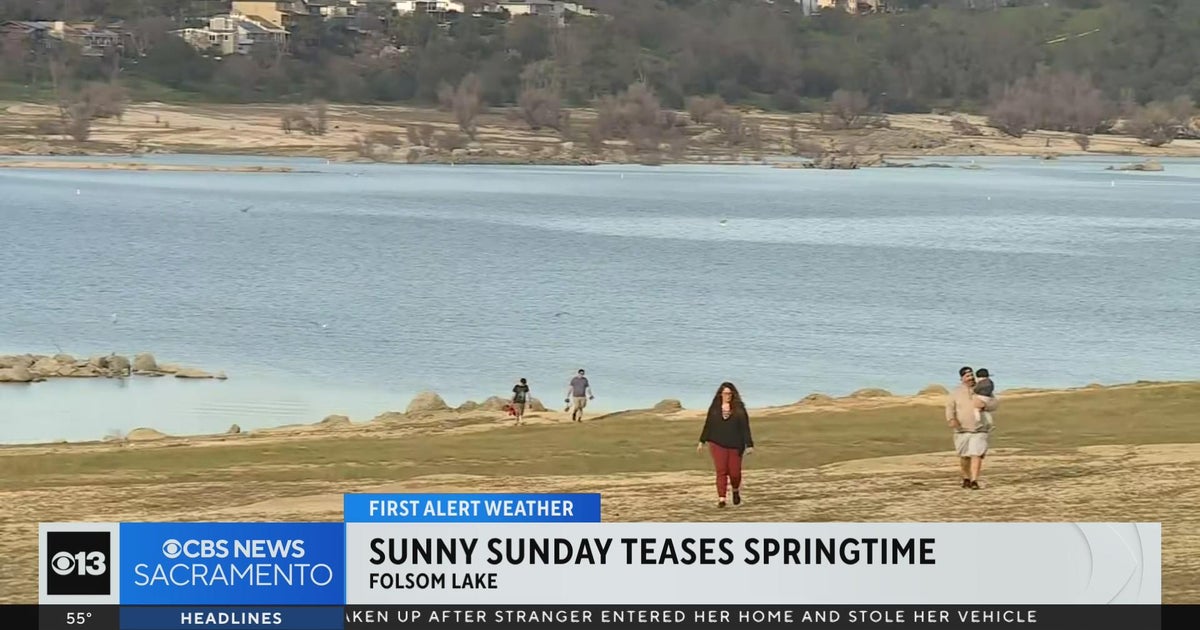 People enjoy sunny Sunday at Lake Folsom
