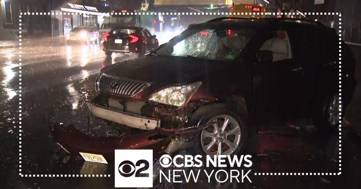 Wrong-way driver crashes into minivan, MTA bus in Brooklyn, police say ...